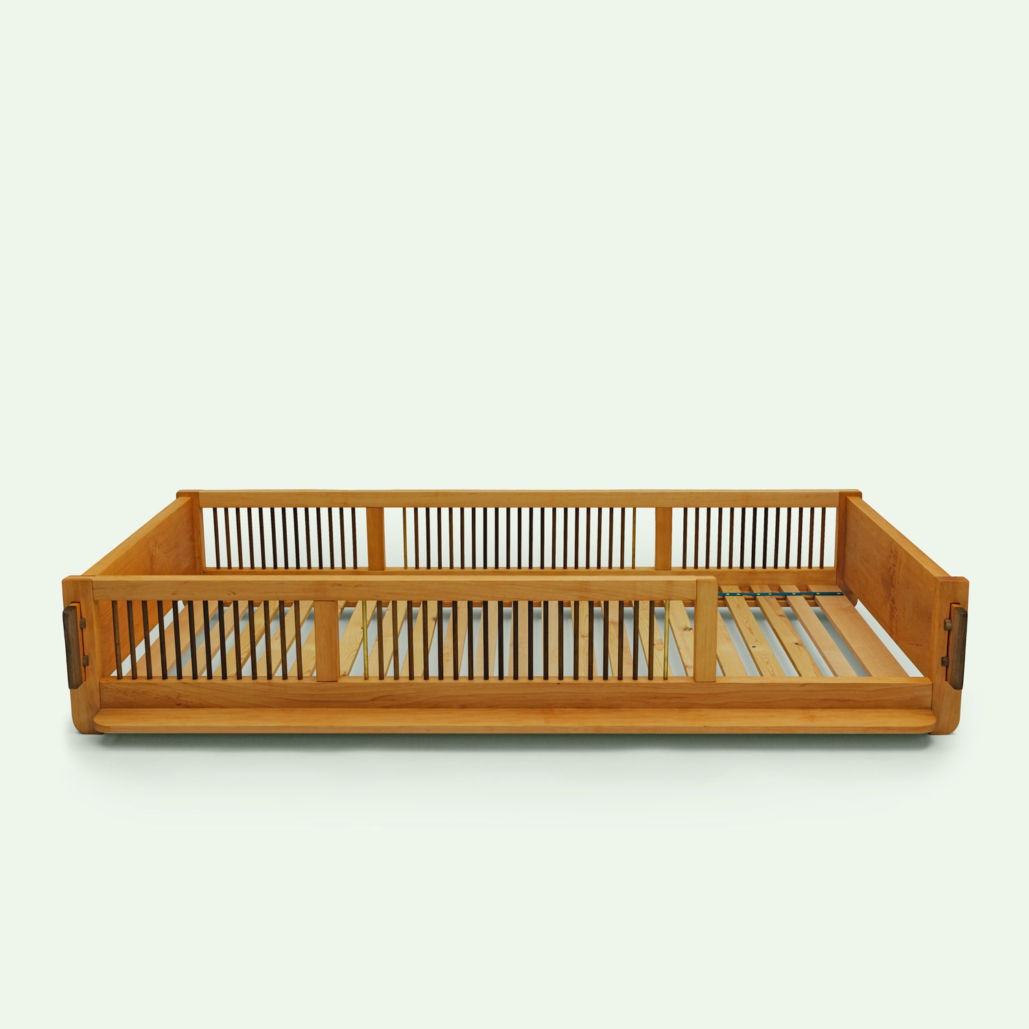 Kinderbett "Liam" aus Holz - Erlen-,Wallnussholz 90x200cm