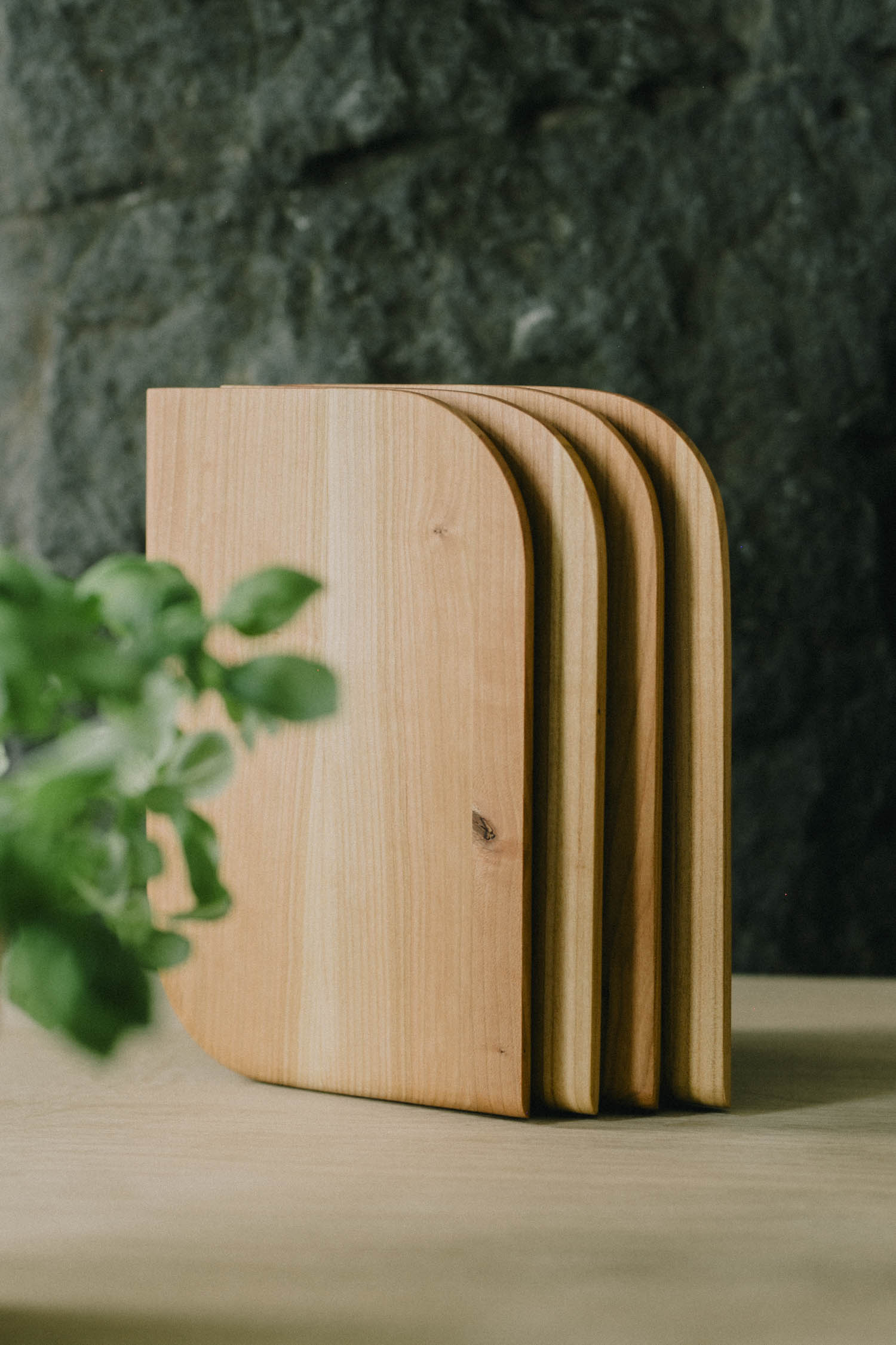 Kleines Frühstücksbrett aus Kirsche, Blattform