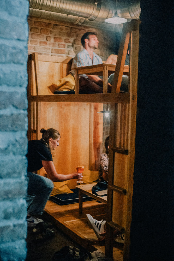 Individueller Innenausbau im Hostel Multitude Leipzig – maßgefertigte Holzlösungen aus regionaler Tischlerei