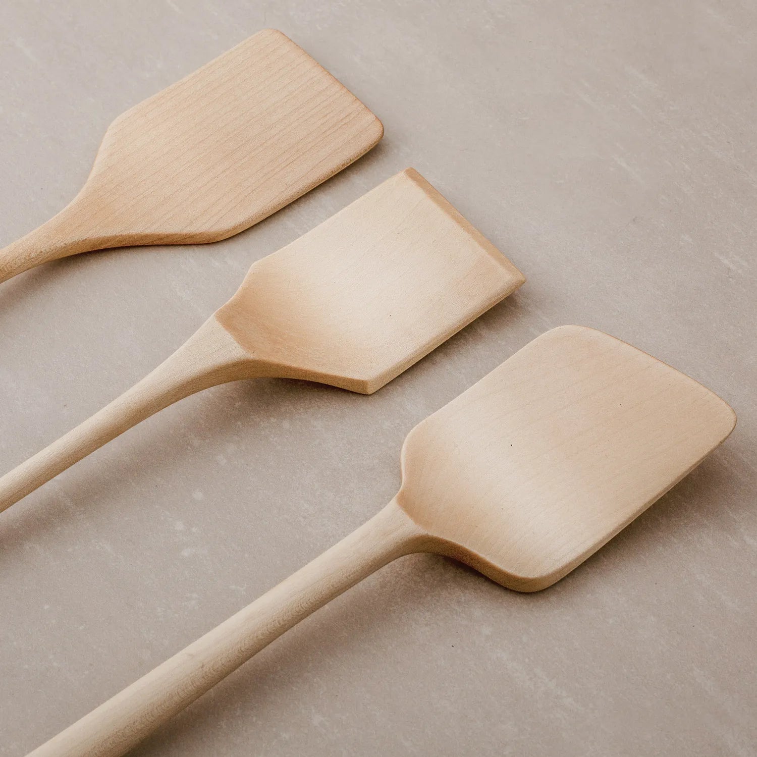 Holz Pfannenwender-Set „Teamo de tri“ Ahorn, 3-teilig – Sovelilo, Svinganto, Diagonala, handgefertigte Holzpfannenwender mit pflegeleichtem Leinöl-Finish veredelt