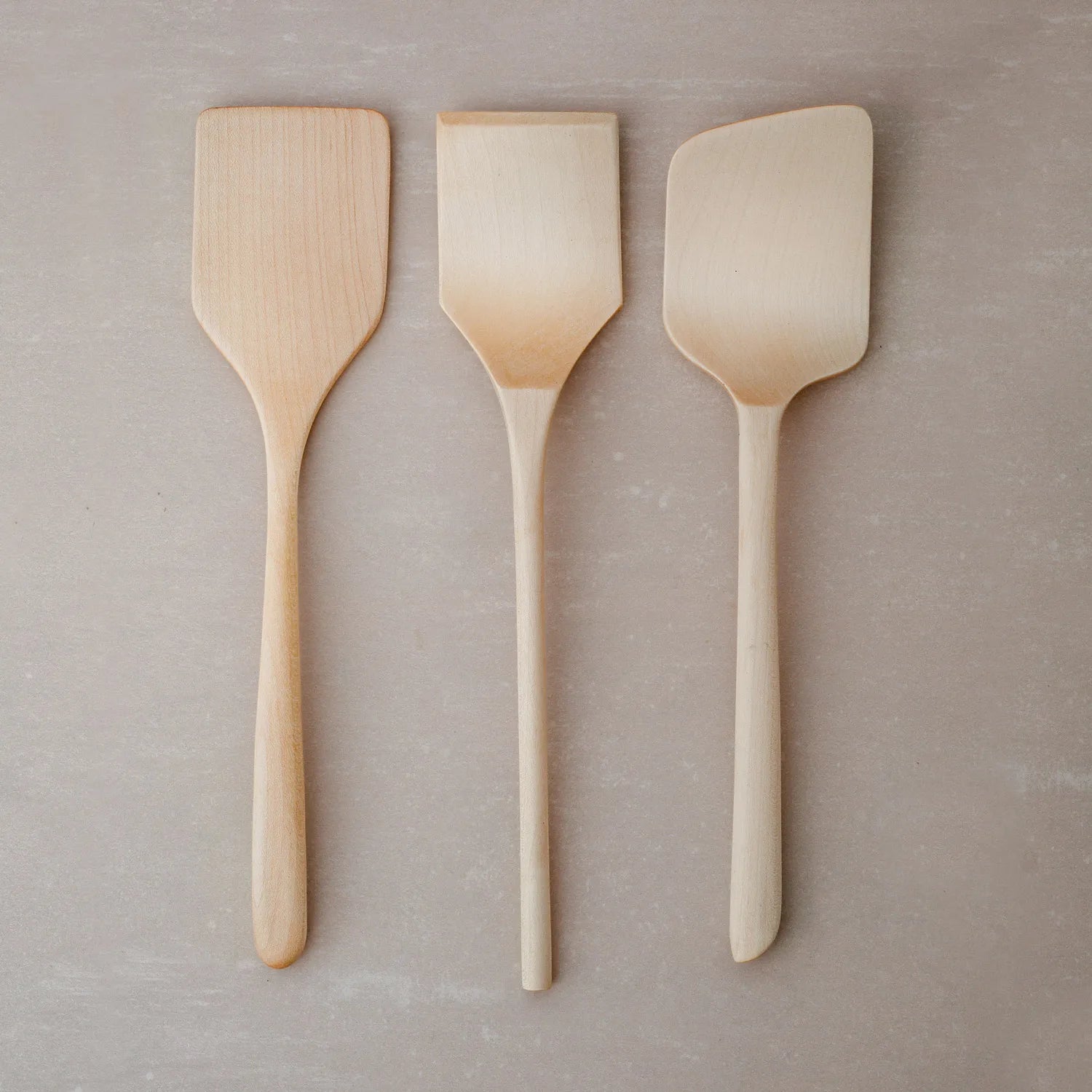 Holz Pfannenwender-Set „Teamo de tri“ Ahorn, 3-teilig – Sovelilo, Svinganto, Diagonala, handgefertigte Holzpfannenwender mit pflegeleichtem Leinöl-Finish veredelt