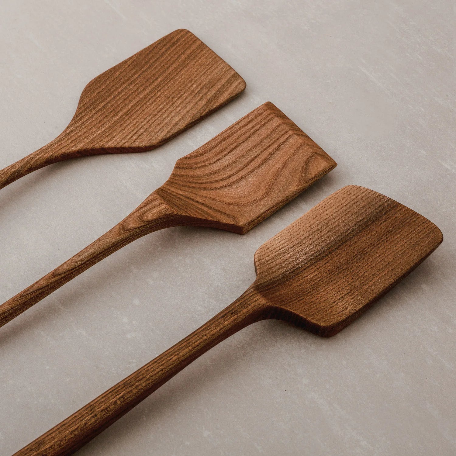 Holz Pfannenwender-Set Teamo de Tri Rüster/Ulme, 3-teilig – Sovelilo, Svinganto, Diagonala, von Hand aus einem Stück Holz gefertigt , pflegeleichtes Leinöl-Finish in Manufakturqualität