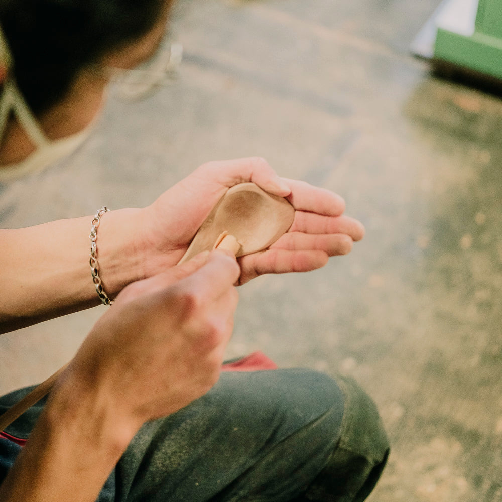 Fertigung von einem Holzlöffel per Hand von einem Tischler