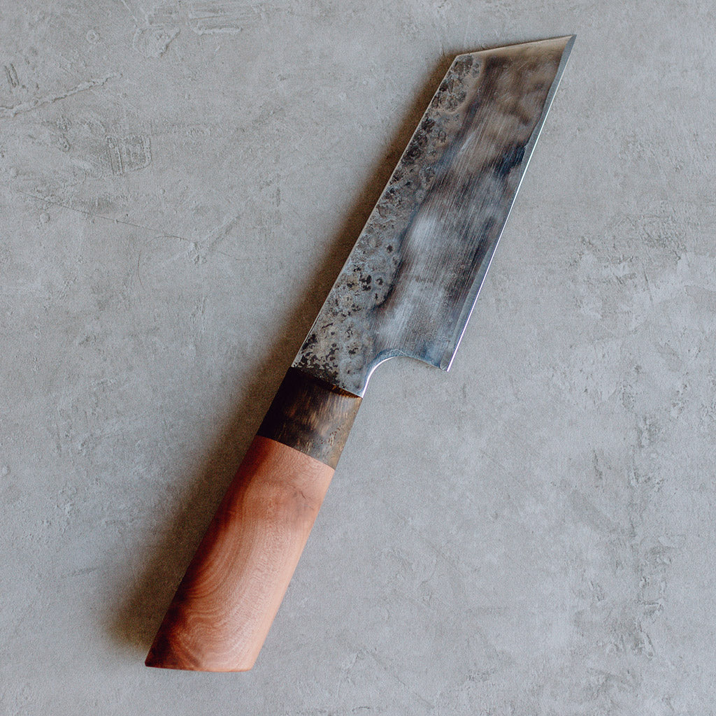 Großes Bunka Küchenmesser "Fiora" mit Klinge aus recyceltem Sägeblatt, hochwertiger Werkzeugstahl, Messergriff aus Mooreiche & Elsbeere