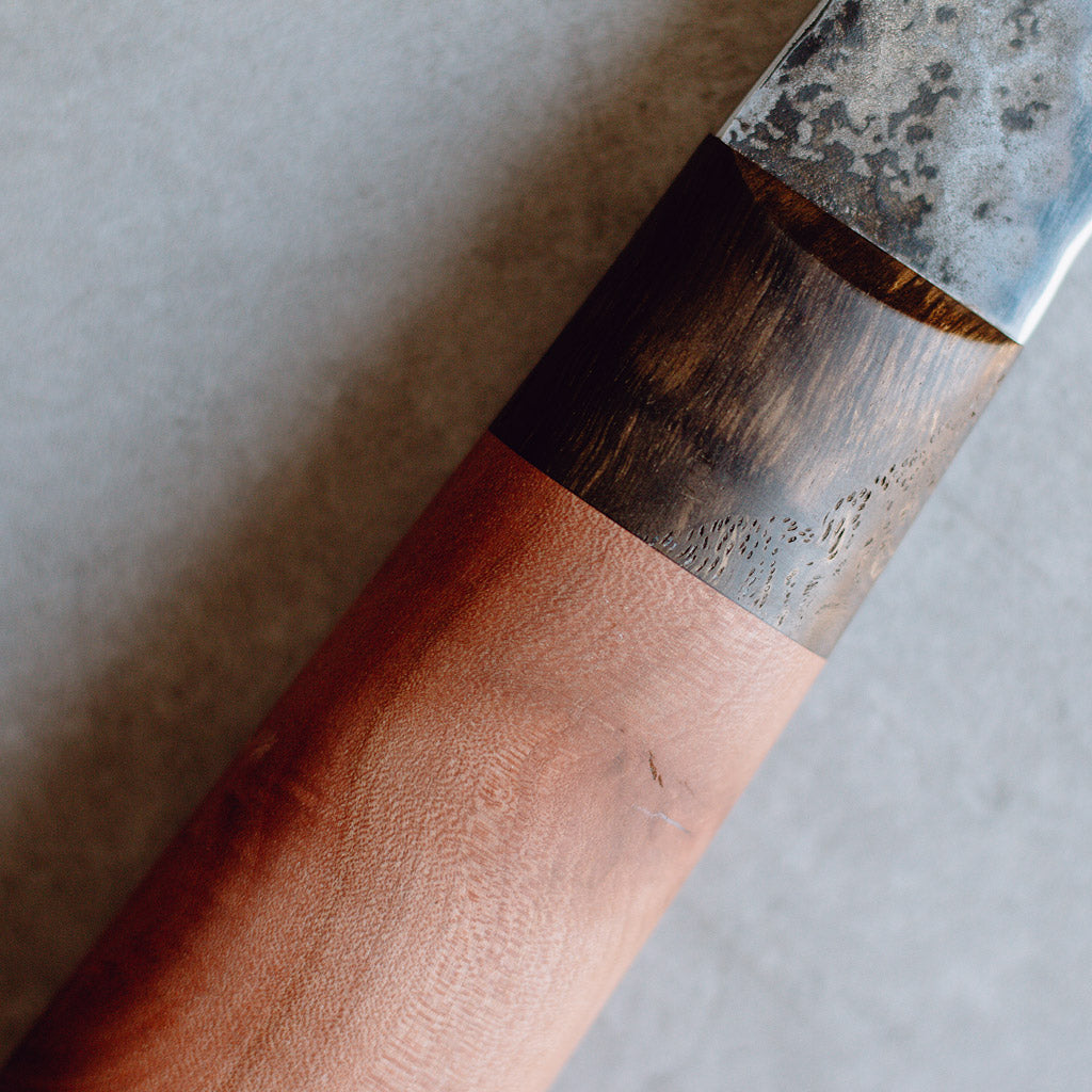 Großes Bunka Küchenmesser "Fiora" mit Klinge aus recyceltem Sägeblatt, hochwertiger Werkzeugstahl, Messergriff aus Mooreiche & Elsbeere