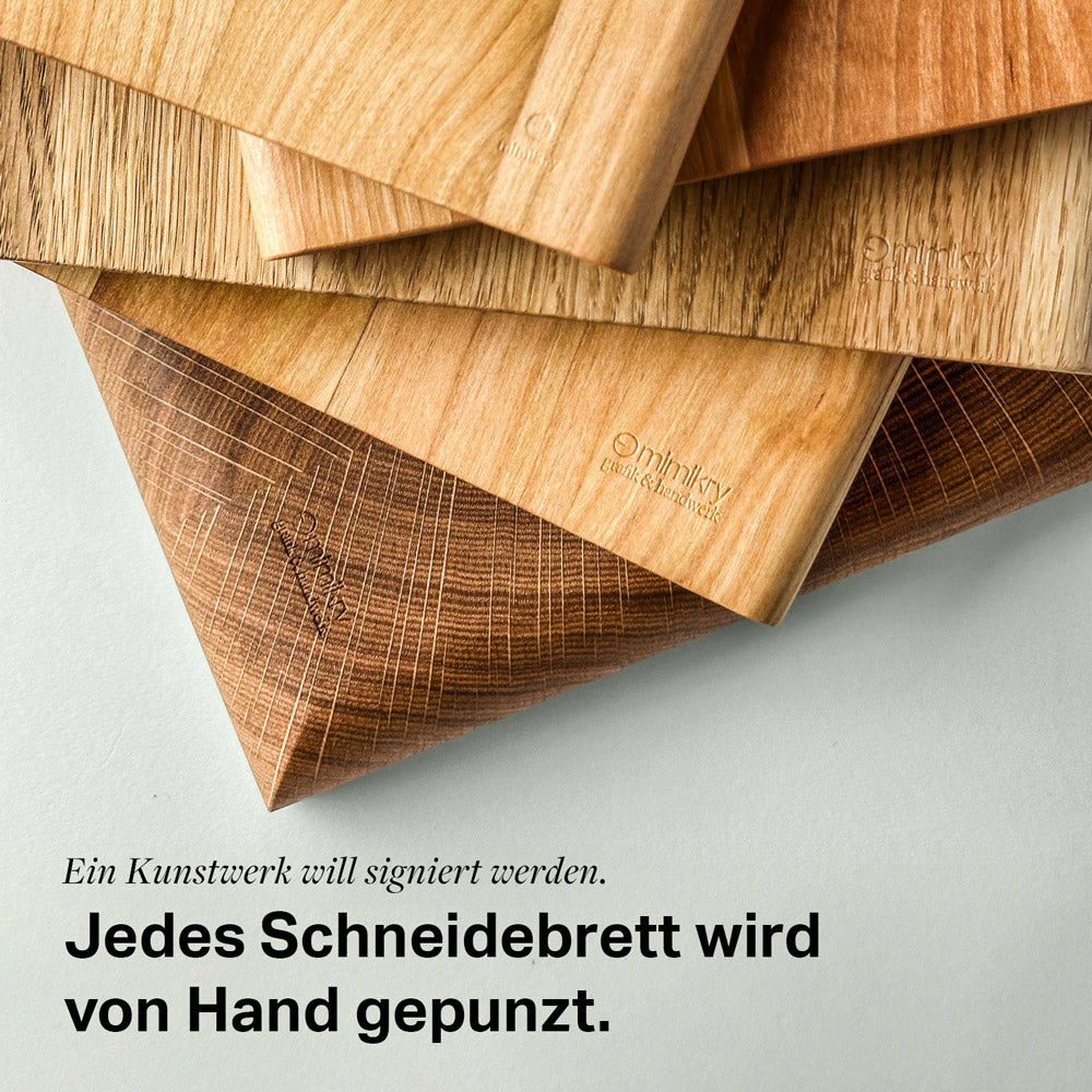 Detailansicht der Unterseite der Schneidebretter von mimikry. Alle Schneidebretter werden dezent gepunzt