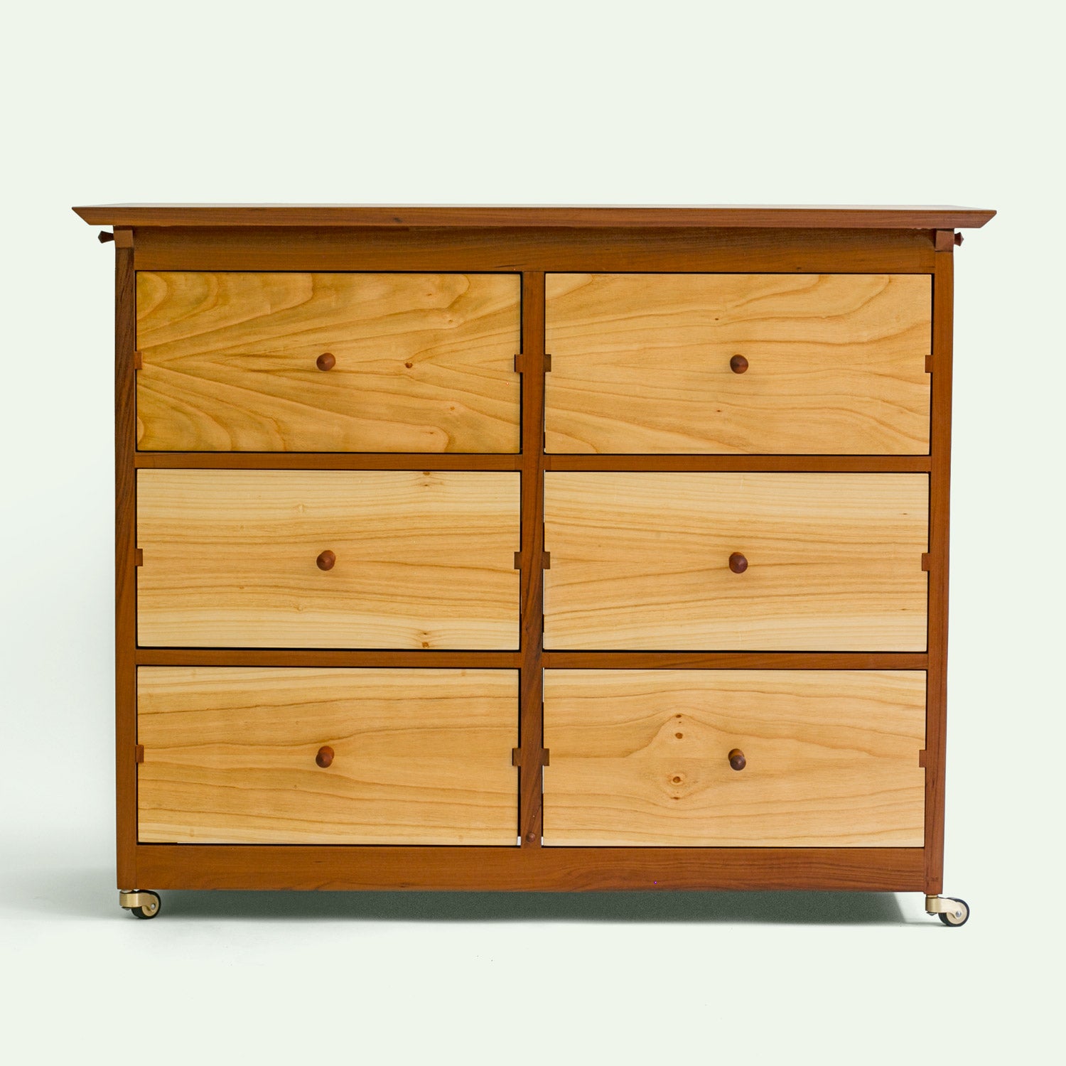 Orthografische Ansicht der Kommode Corbin – präzise Darstellung der Proportionen in Vordersicht