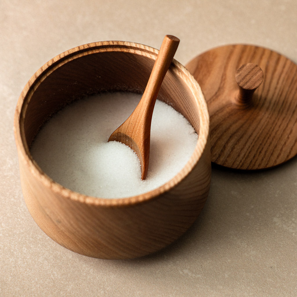 Handgefertigte Salzschaufel aus Elsbeeren Holz , in Rüster Ulme Holzschale, nachhaltig produziert, in Serie Elsa erhältlich