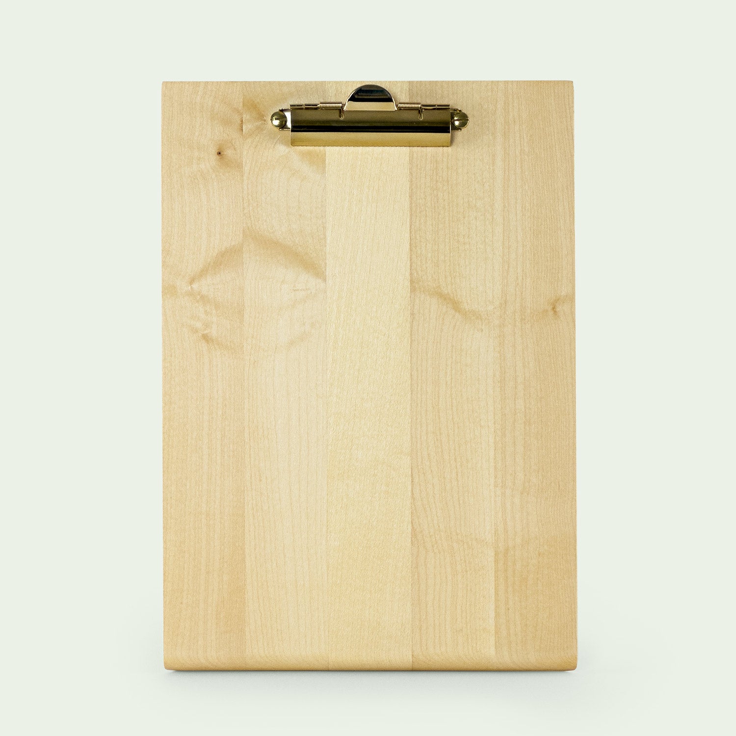 frontale Draufsicht auf ein von Klemmbrett, gefertigt aus Ahornholz, mit Messingklemme, von der marke mimikry in Leipzig