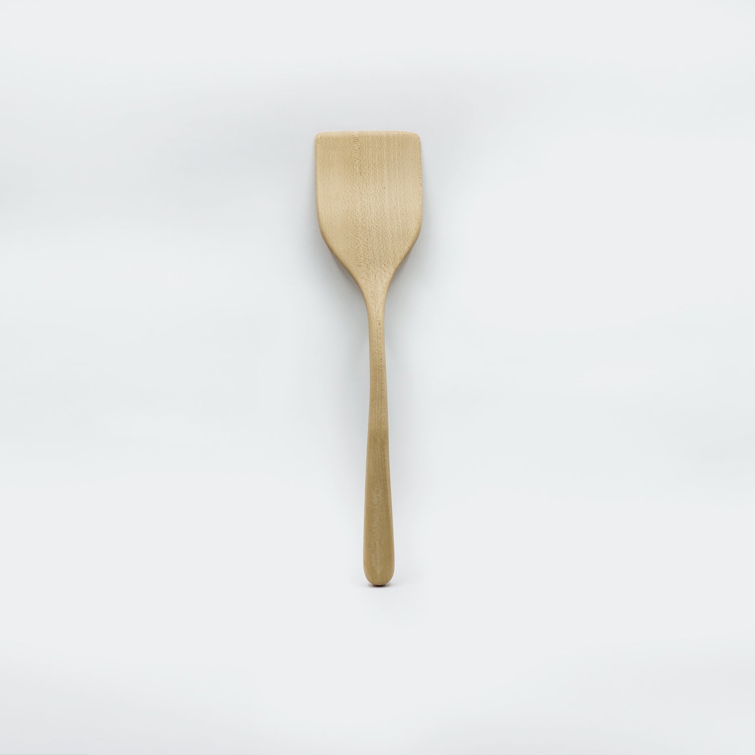 Der Pfannenwender vereint japanisches Design mit regionaler Handwerkskunst und überzeugt durch seine Leichtigkeit und Exaktheit in der Anwendung.