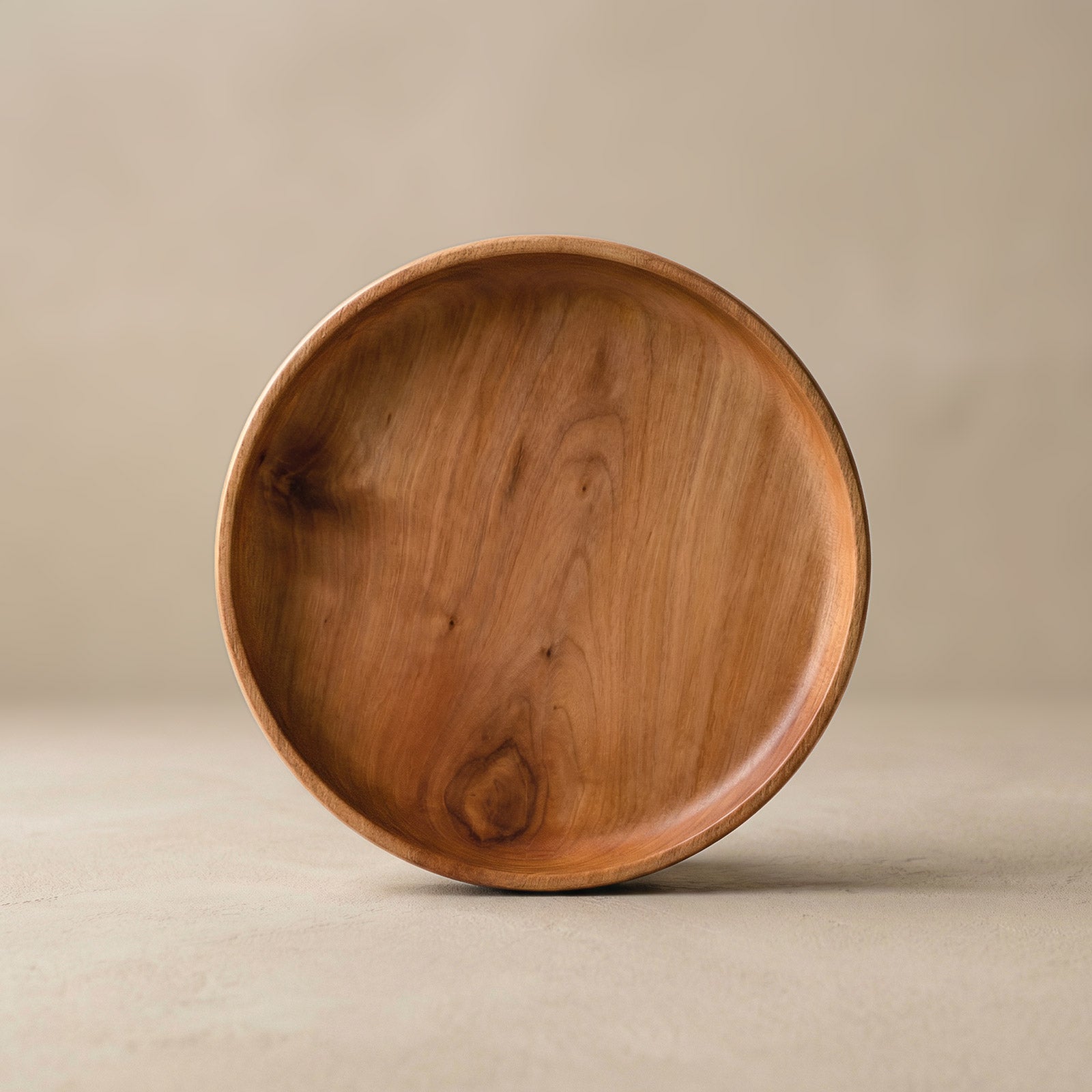 Holzschale aus einem besonderem Stück Elsbeerenholz, Einzelstück mit hauseigenem Bienenwachs Finish, Perfekt als natürliches Ergänzung des Esszimmertisches, 28 x 2,5 cm