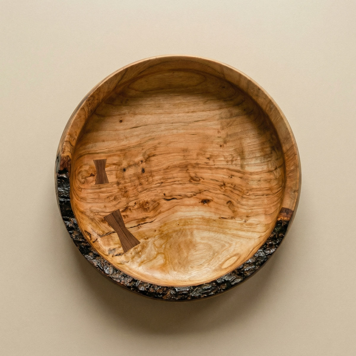 Hochwertige Holzschale aus Kirschholz mit Naturrand, besondere Maserung