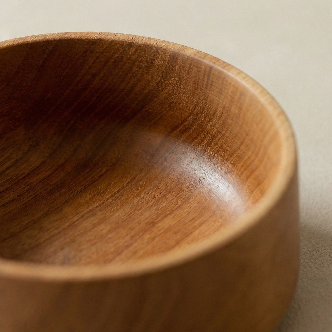 Holz Schale aus Ulmenholz / Rüster, handgedrechselt mit natürlichem Bienenwachs Finish ⌀ 11,5 cm