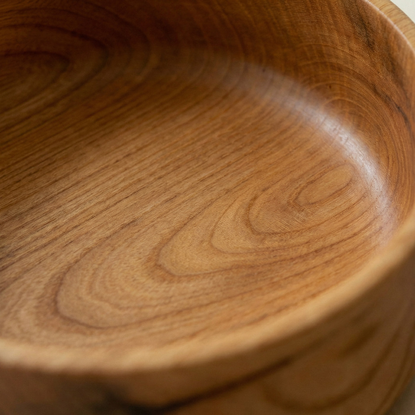 Holz Schale aus Ulmenholz / Rüster, handgedrechselt mit natürlichem Bienenwachs Finish ⌀ 14,5 cm