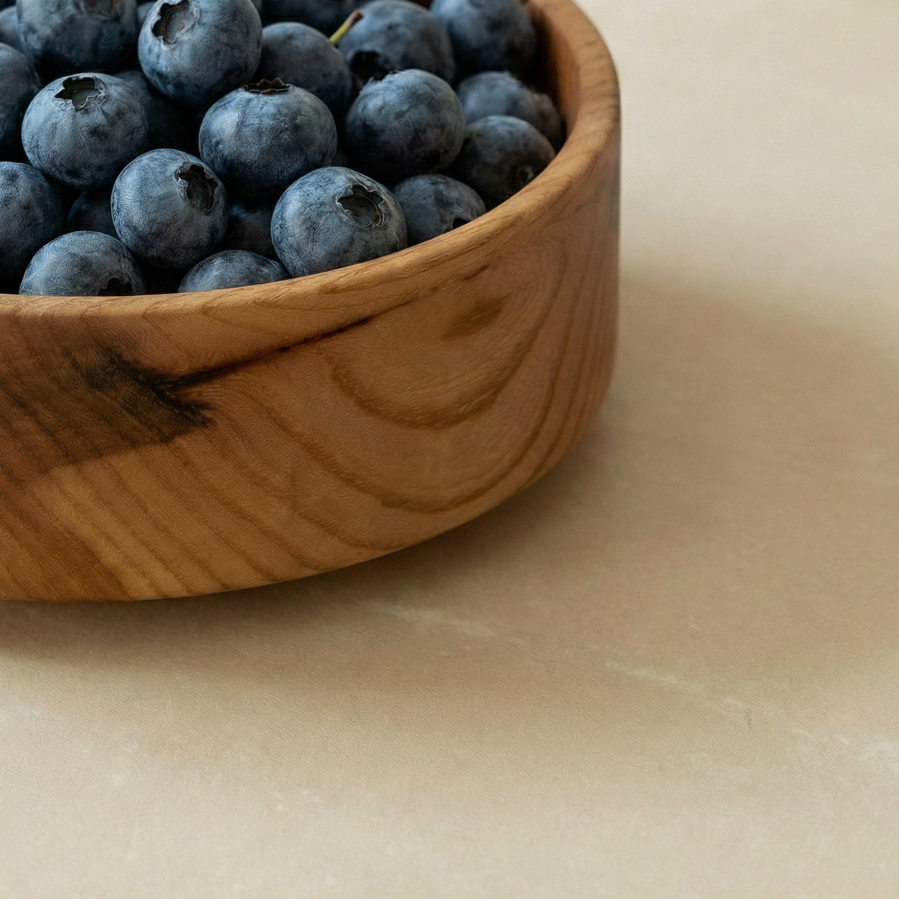Holz Schale aus Ulmenholz / Rüster, handgedrechselt mit natürlichem Bienenwachs Finish ⌀ 14,5 cm
