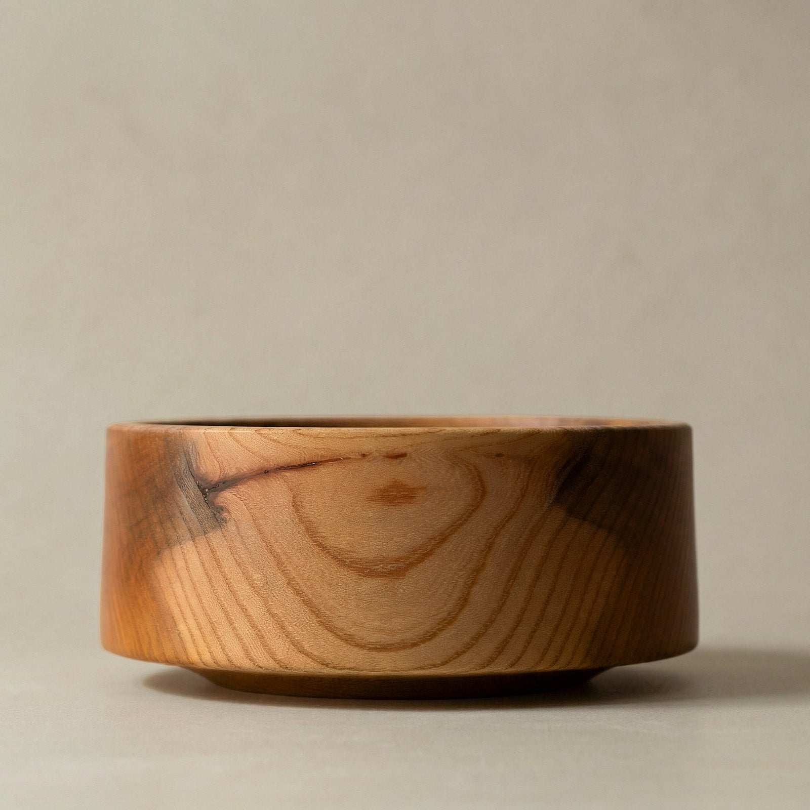 Holz Schale aus Ulmenholz / Rüster, handgedrechselt mit natürlichem Bienenwachs Finish ⌀ 14,5 cm