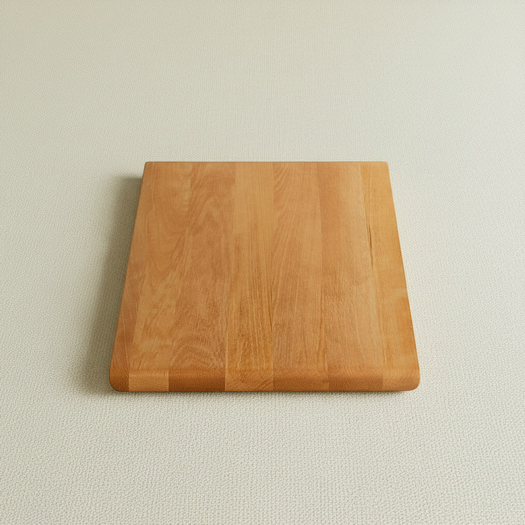 Großes Schneidebrett Holz Erle Tabula auf hellen Hintergrund 04