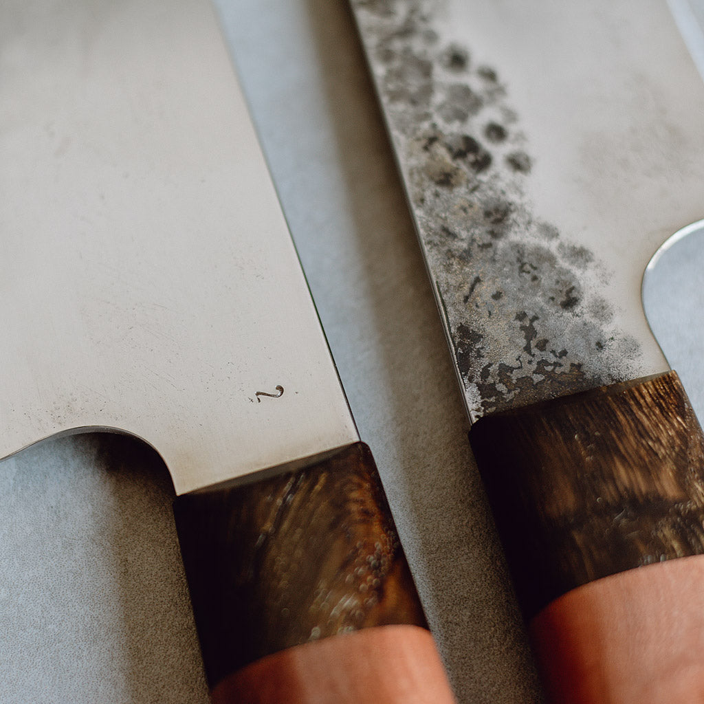 Set aus großem und kleinem Bunka Küchenmesser "Fiora", Messerschneide aus recyceltem Sägeblatt, Messergriff aus Mooreiche und Elsbeere