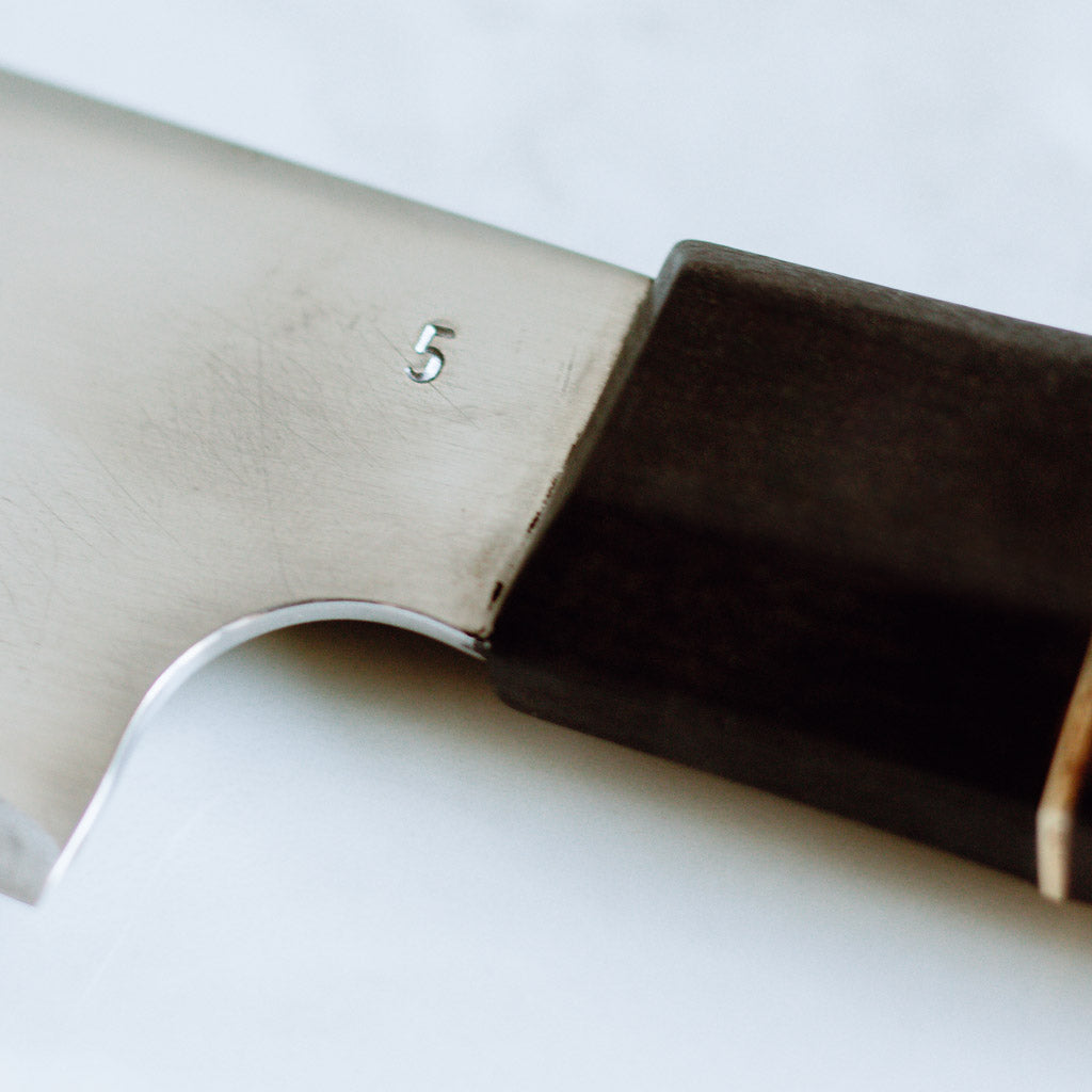 Großes Gyuto / Santoku / Yanagiba Messer "Umbra" mit Messerschneide aus recyceltem Sägeblatt - Werkzeugstahl, Messergriff in Elsbeere, Shou Sugi Ban 焼杉