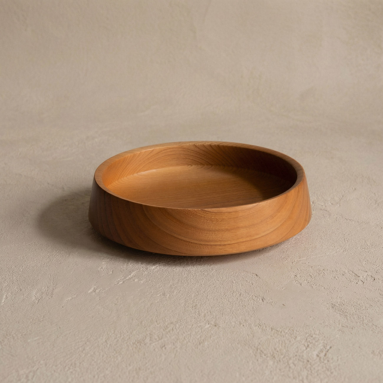 Kirschschale Solva– kleine handgedrechselte Holzschale aus regionalem Kirschholz mit natürlichem Bienenwachs-Finish für Tisch, Snacks & Alltag, Ø 15,5 cm