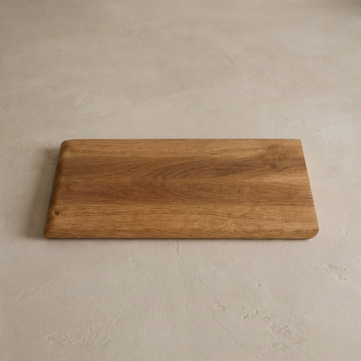 Frühstücksbrett Eiche Aruna, ein Frühstücksbrettchen aus Eichenholz gefertigt von der Tischlerei mimikry in Leipzig 05